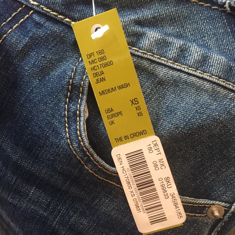 🚫SOLD🚫Gianni Bini Delia Crop Jean - Picture 8 of 8